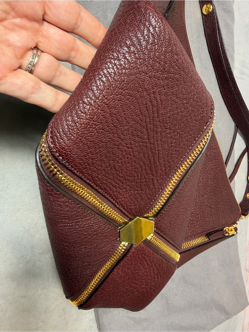 Mulberry Camden Burgundy Leather Shoulder Bag with Gold Hardware - Picture 11 of 16